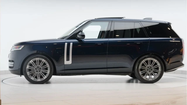 Land Rover Range Rover (23 Reg) 3.0 P400 Autobiography Image 5