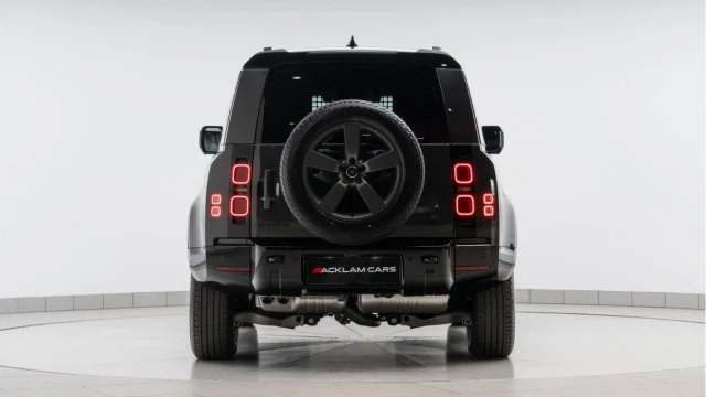 Land Rover Defender (25 Reg) 90 3.0 D350 X-Dynamic HSE Hard Top Commercial (3 Seat) (+VAT) Image 5