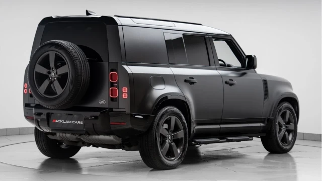 Land Rover Defender (23 Reg) 110 3.0 D300 X-Dynamic HSE Hard Top Commercial (+VAT) Image 8