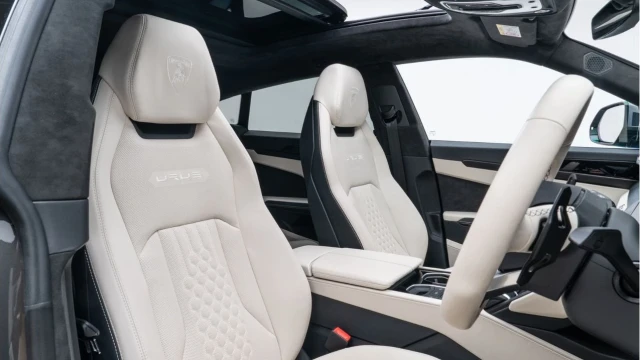 Lamborghini Urus (74 Reg) 4.0 V8 S Image 3