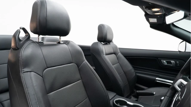 Ford MUSTANG (19 Reg) 5.0 V8 GT Convertible Image 4