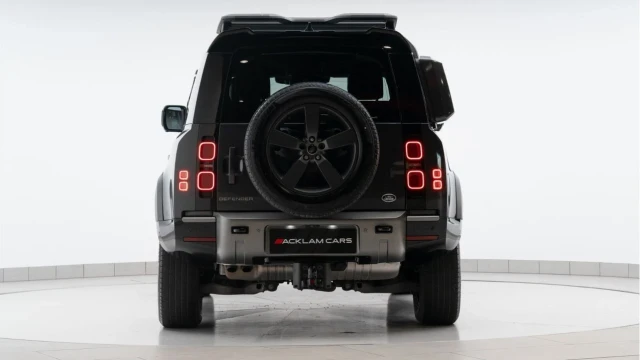 Land Rover Defender (22 Reg) 90 3.0 D250 X-Dynamic HSE (Bespoke Explorer) Image 5