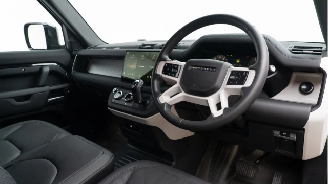 Land Rover Defender (25 Reg) 90 3.0 D250 S Hard Top Commercial (3 Seat) (Bespoke) (+VAT) Image 2