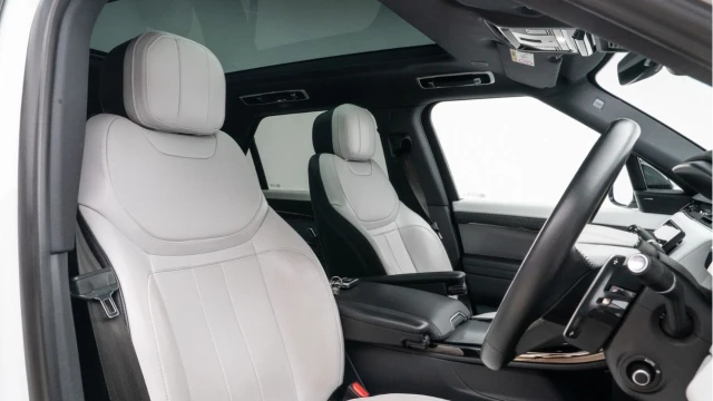 Land Rover Range Rover Sport (23 Reg) 3.0 D300 Dynamic SE Image 3