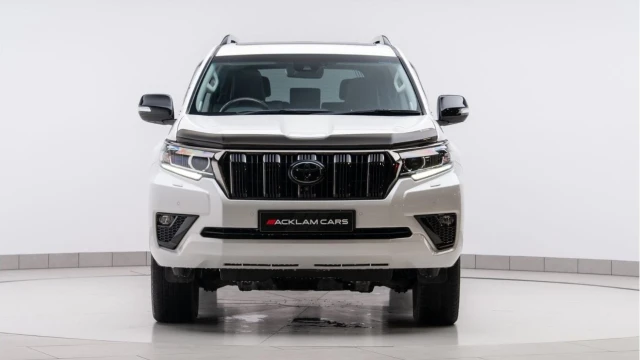 Toyota Land Cruiser (22 Reg) 2.8 D-4D Invincible (7 Seat) Image 6