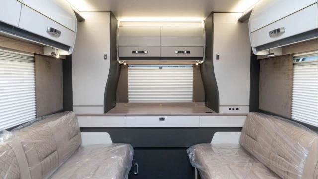Swift Kon-Tiki 874 (75 Reg) 2.2D Auto (6 Berth) (New Model) (VAT Q) Image 2