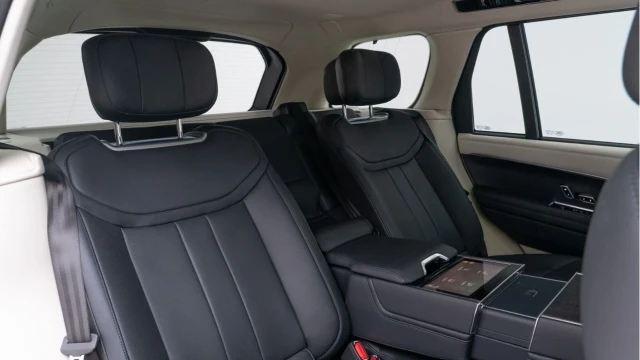 Land Rover Range Rover (25 Reg) 3.0 D350 Autobiography (VAT Q) Image 7