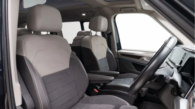 Volkswagen Multivan (22 Reg) Style 2.0TSI Long DSG (6 Seat) Image 3