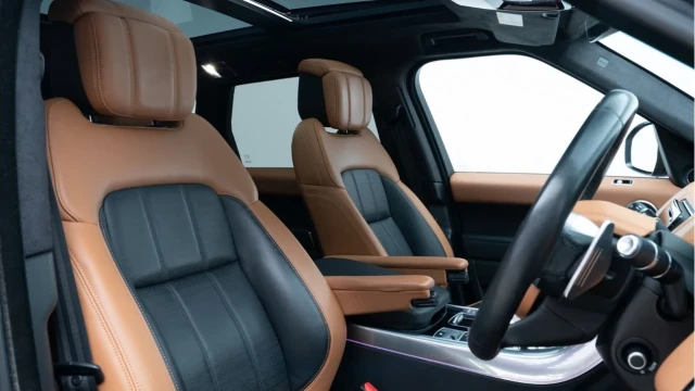 Land Rover Range Rover Sport (70 Reg) 3.0 SDV6 Autobiography Dynamic (Black Pack) Image 3