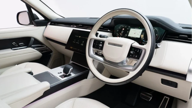 Land Rover Range Rover (24 Reg) 3.0 D300 HSE Image 6