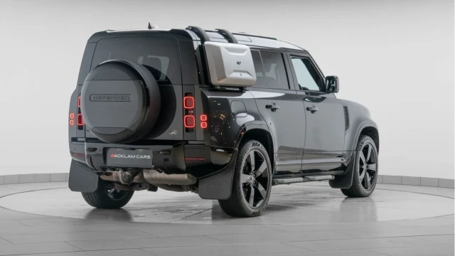 Land Rover Defender (72 Reg) 110 3.0 D250 X-Dynamic SE (Black Pack) Image 6