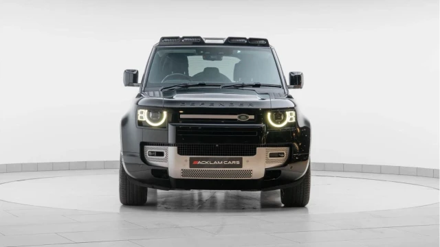 Land Rover Defender (23 Reg) 110 2.0 P400e XS Edition Hybrid Image 7