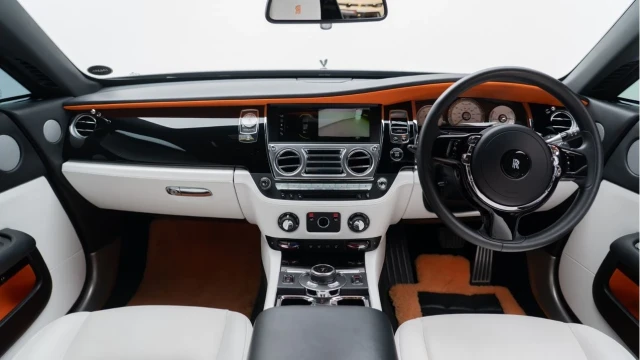 Rolls-Royce Wraith (71 Reg) 6.6 V12 (ONYX) Image 2