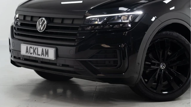 Volkswagen Touareg (71 Reg) 3.0TDI V6 Black Edition Image 4