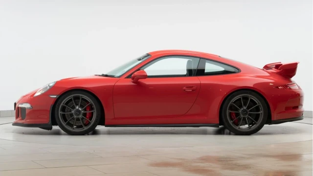 Porsche 911 (64 Reg) 3.8 GT3 Image 4