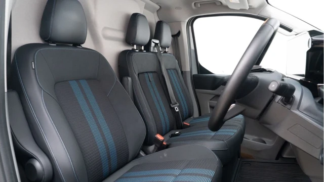 Ford Transit Custom (25 Reg) Custom 320 2.0 Ecoblue Sport (+VAT) Image 3