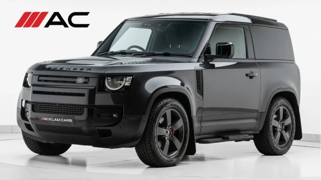 Land Rover Defender 90 (24 Reg) 90 3.0 D250 Hard Top Commercial (3 Seat) (+VAT) Image 1