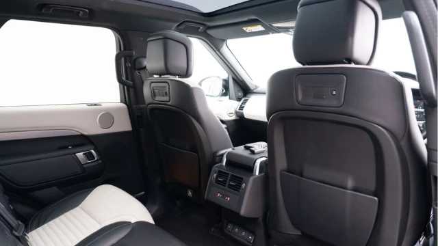 Land Rover Discovery (21 Reg) 3.0 D300 R-Dynamic SE Image 7