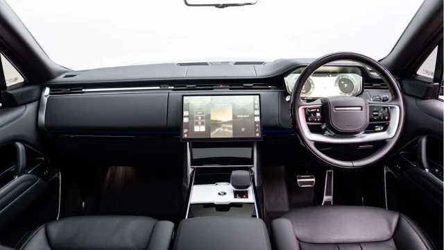 Land Rover Range Rover (75 Reg) 3.0 D350 Autobiography (VAT Q) Image 2