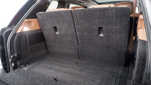 Land Rover Range Rover (72 Reg) 3.0 D350 Autobiography LWB (7 Seat) Image 8