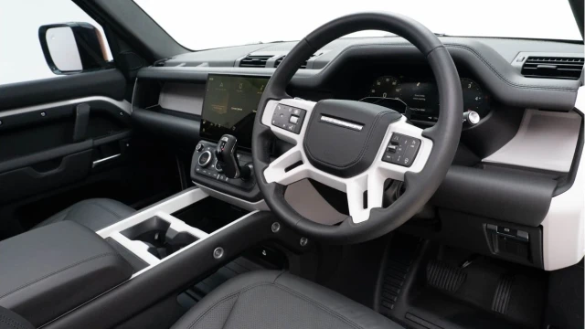 Land Rover Defender (75 Reg) 110 3.0 D250 X-Dynamic HSE (Bespoke) Image 7