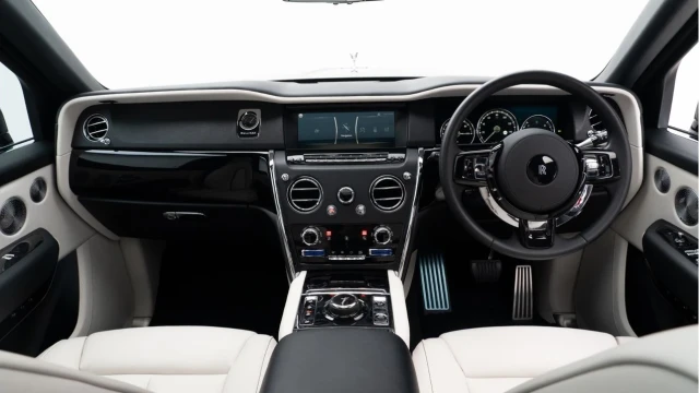 Rolls-Royce Cullinan (72 Reg) 6.7 V12 Image 2