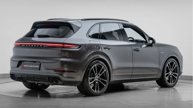 Porsche Cayenne (25 Reg) 3.0 V6 E-Hybrid Image 5