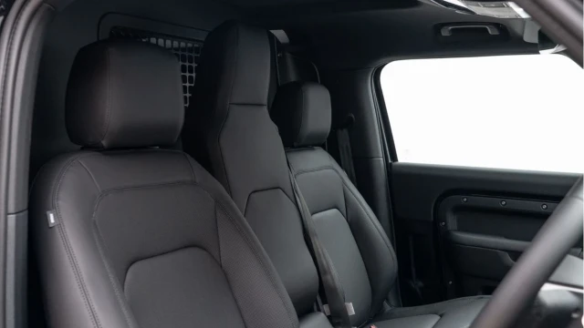 Land Rover Defender (74 Reg) 90 3.0 D250 X-Dynamic SE Hard Top Commercial (3 Seat) (+VAT) Image 3