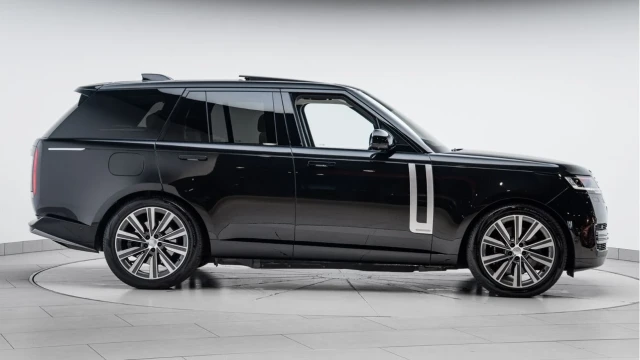 Land Rover Range Rover (74 Reg) 3.0 P550e Autobiography Hybrid Image 5