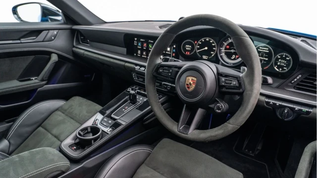 Porsche 911 (23 Reg) 3.0 Carrera 4 GTS Coupe Image 7