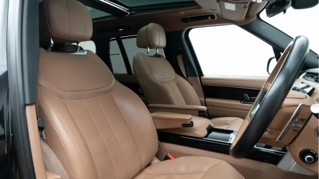 Land Rover Range Rover (23 Reg) 3.0 D350 Autobiography (Shadow Pack) Image 3