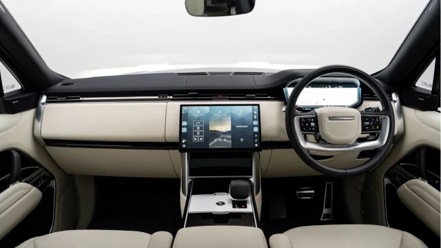 Land Rover Range Rover (75 Reg) 3.0 D300 Edition Image 2