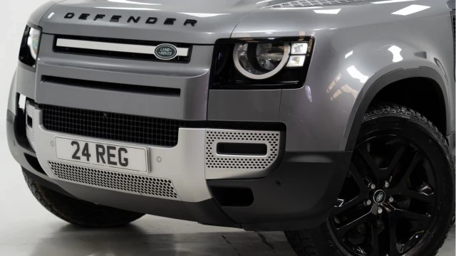 Land Rover Defender (24 Reg) 90 3.0 D250 Hard Top Commercial (+VAT) Image 5
