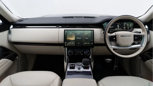 Land Rover Range Rover (72 Reg) 3.0 P440e Autobiography Hybrid (Shadow Pack) Image 2