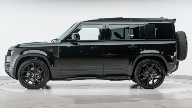 Land Rover Defender (25 Reg) 110 3.0 D250 S (7 Seat) Image 4