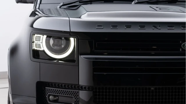 Land Rover Defender (74 Reg) 90 3.0 D350 X-Dynamic HSE (Black Pack) Image 7