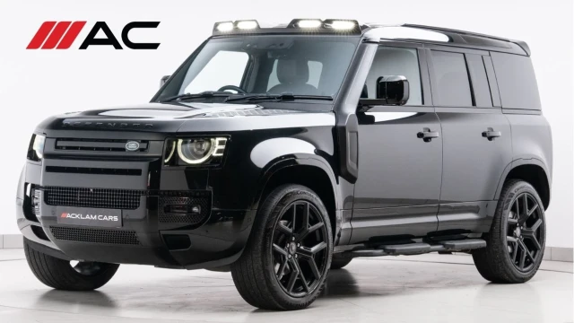 Land Rover Defender (72 Reg) 110 3.0 D250 SE Hard Top (5 Seat) (+VAT) Image 1