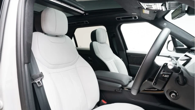 Land Rover Range Rover Sport (24 Reg) 3.0 P550e Autobiography Hybrid Image 3