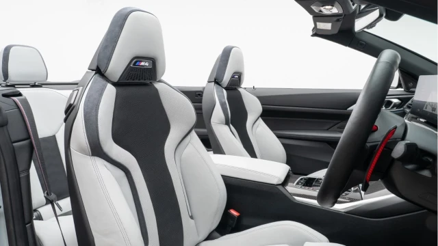 BMW M4 (23 Reg) 3.0 Competition M xDrive Convertible Image 3
