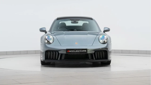 Porsche 911 (74 Reg) 3.6 Carrera 4 GTS Coupe (992.2) Image 6