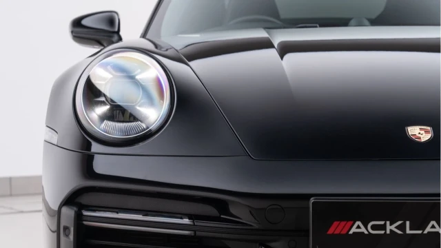 Porsche 911 (70 Reg) 3.8 Turbo S Coupe Image 8