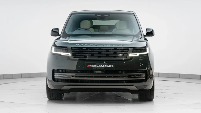 Land Rover Range Rover (75 Reg) 3.0 D300 Edition (Shadow Pack) Image 4