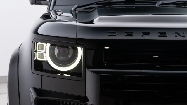 Land Rover Defender (74 Reg) 110 3.0 D350 X-Dynamic HSE Hard Top Commercial (Bespoke) (+VAT) Image 8