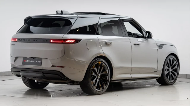 Land Rover Range Rover Sport (73 Reg) 3.0 D350 Autobiography (Black Pack) Image 6