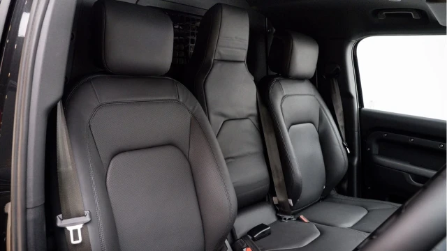 Land Rover Defender (75 Reg) 110 3.0 D350 X-Dynamic HSE Hard Top Commercial (3 Seat) (+VAT) Image 3
