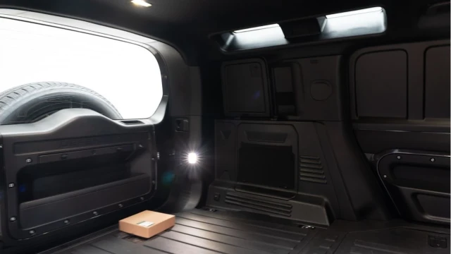 Land Rover Defender (25 Reg) 110 3.0 D350 X-Dynamic HSE Hard Top Commercial (3 Seat) (+VAT) Image 6