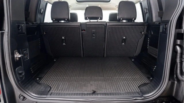 Land Rover Defender (24 Reg) 110 3.0 D250 XS Edition Image 7