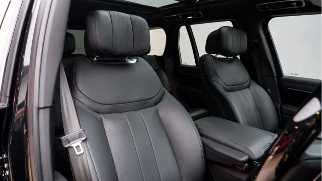 Land Rover Range Rover (75 Reg) 3.0 D350 Autobiography (VAT Q) Image 3
