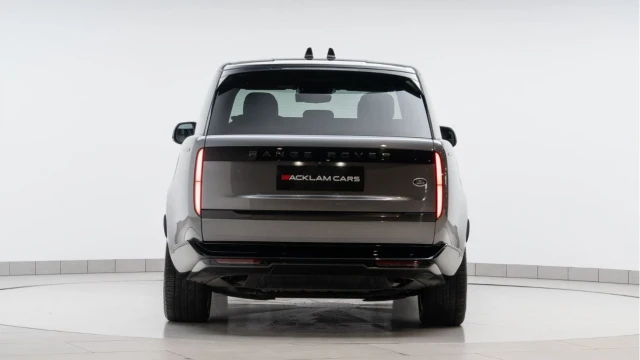 Land Rover Range Rover (72 Reg) 3.0 P440e SE Hybrid (Shadow Pack) Image 4
