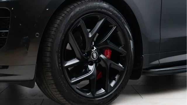 Land Rover Range Rover Sport (73 Reg) 3.0 D300 Dynamic SE (Black Pack) Image 6